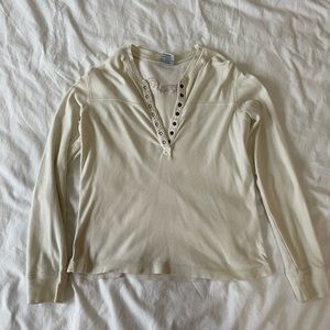 Off white Columbia v neck